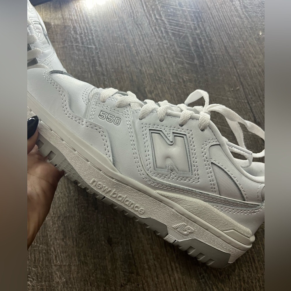 BRAND NEW WHITE NEW BALANCE 550S WEMON